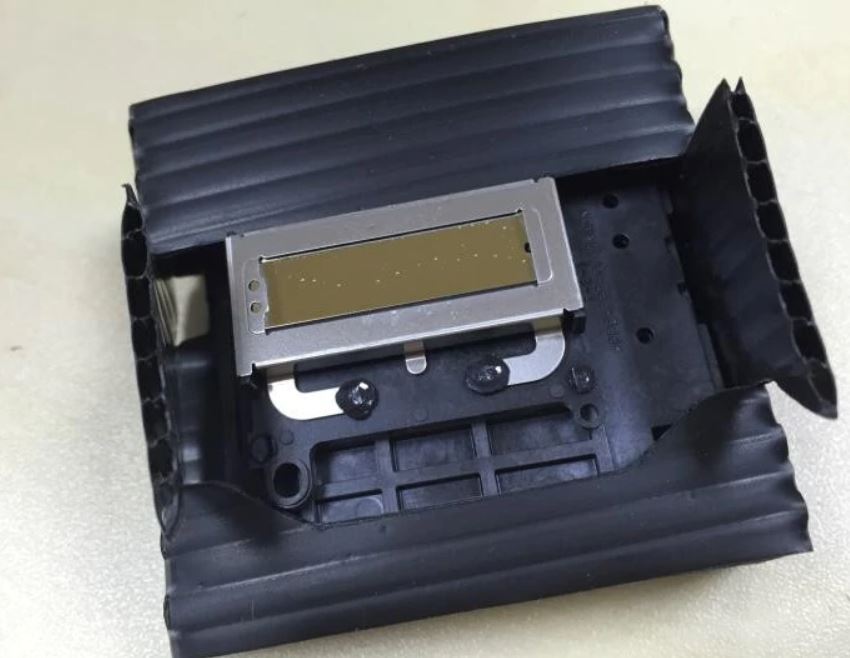 Printhead for Epson L300 / L301 / L555 / L355 / L365 / L385 / L395 / L475 / L575 / L211 / L210 / L110 / L360 / L363 / L380 / L130 / L310